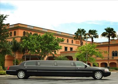 Stretch Limo - Lincoln Town Car