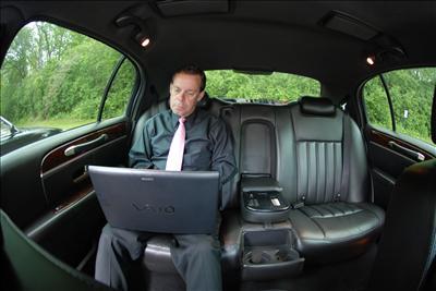 Sedan - Lincoln Town Car L