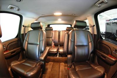 SUV - Cadillac Escalade ESV