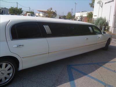 Stretch Limo - Lincoln Town Car