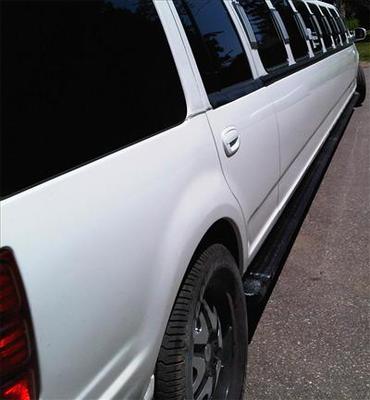 Stretch SUV - Lincoln Navigator