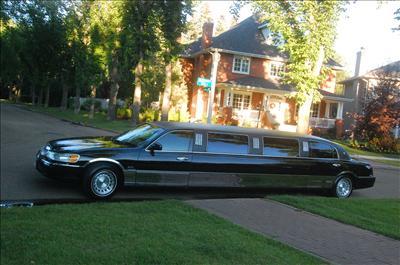 Stretch Limo - Lincoln Town Car