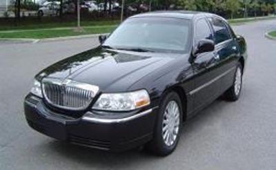 Sedan - Lincoln Town Car