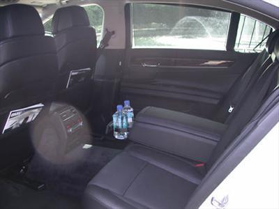 Luxury Sedan - BMW 7-Series