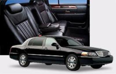 Sedan - Lincoln Town Car L
