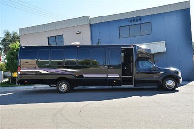 Mini-Bus - Limo / Party Style 