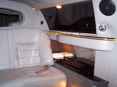 Stretch Limo - Lincoln Town Car