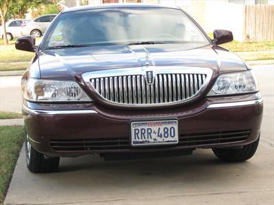Sedan - Lincoln Town Car