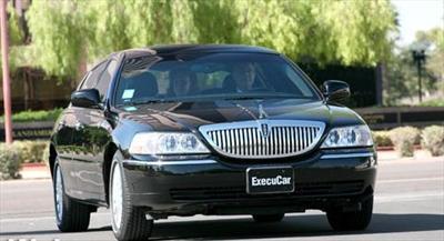 Sedan - Lincoln Town Car