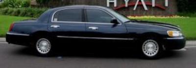 Sedan - Lincoln Town Car