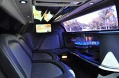 Stretch Limo - Lincoln Town Car