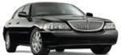 Sedan - Lincoln Town Car