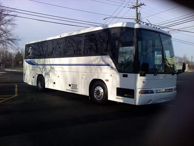 MotorCoach - Deluxe Motor Coach 