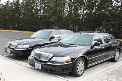 Sedan - Lincoln Town Car L