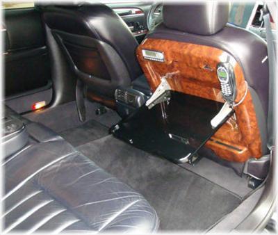 Sedan - Lincoln Town Car L