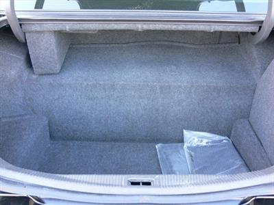 Sedan - Lincoln Town Car