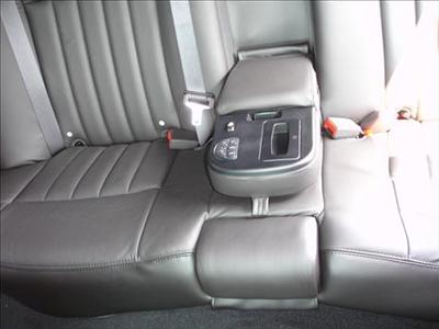 Sedan - Lincoln Town Car L
