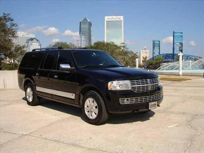 SUV - Lincoln Navigator L