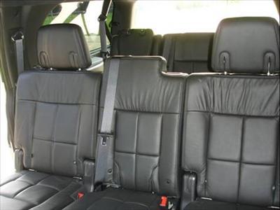 SUV - Lincoln Navigator L