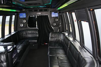 Mini-Bus - Limo / Party Style 