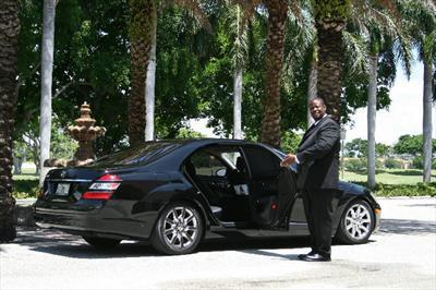 Sedan - Lincoln Town Car