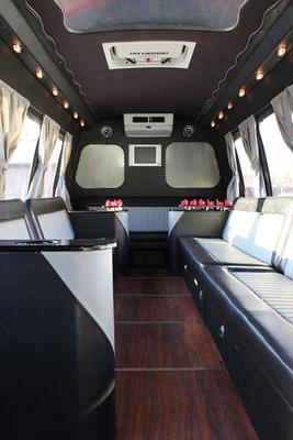 Mini-Bus - Limo / Party Style 