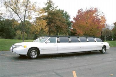 Stretch Limo - Lincoln Town Car