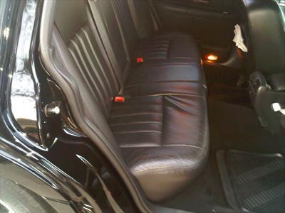 Sedan - Lincoln Town Car