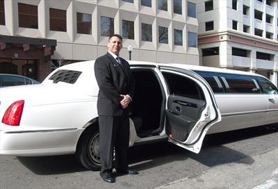 Stretch Limo - Lincoln Town Car