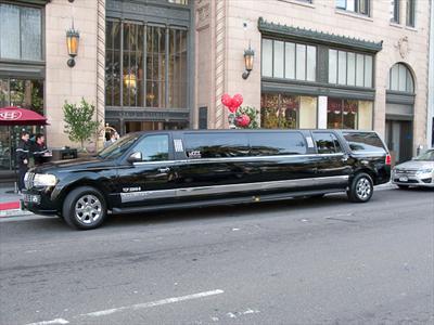 Stretch SUV - Lincoln Navigator
