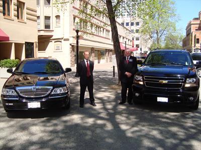 Sedan - Lincoln Town Car L