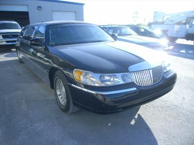 Stretch Limo - Lincoln Town Car