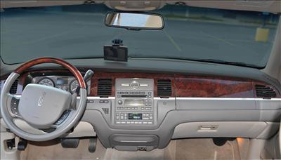 Sedan - Lincoln Town Car