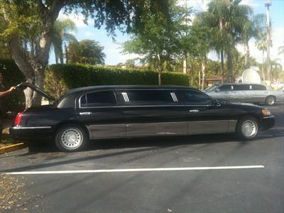 Stretch Limo - Lincoln Town Car