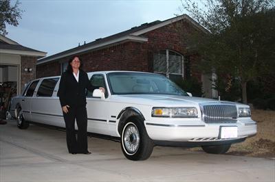 Stretch Limo - Lincoln Town Car