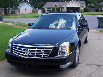 Sedan - Cadillac DTS
