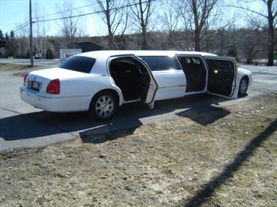 Stretch Limo - Lincoln Town Car