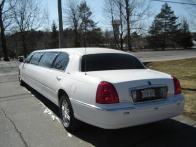 Stretch Limo - Lincoln Town Car