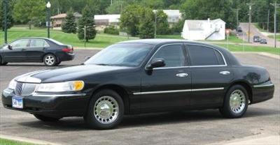 Sedan - Lincoln Town Car
