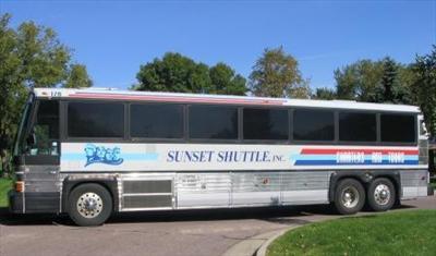 MotorCoach - Deluxe Motor Coach 