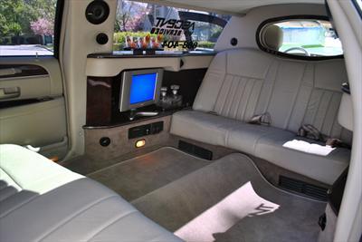 Stretch Limo - Lincoln Town Car