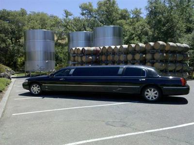 Stretch Limo - Lincoln Town Car