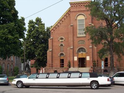 Stretch Limo - Lincoln Town Car