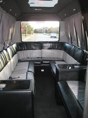 Mini-Bus - Limo / Party Style 