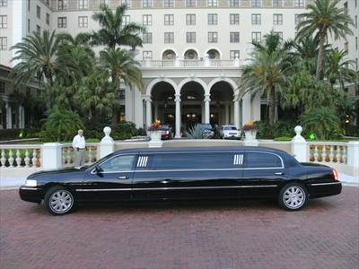 Stretch Limo - Lincoln Town Car