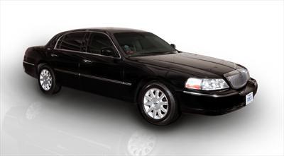 Sedan - Lincoln Town Car
