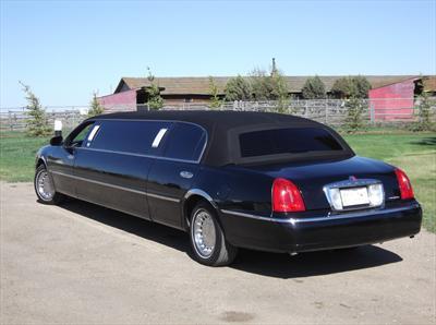 Stretch Limo - Lincoln Town Car
