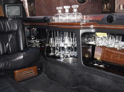 Stretch Limo - Lincoln Town Car